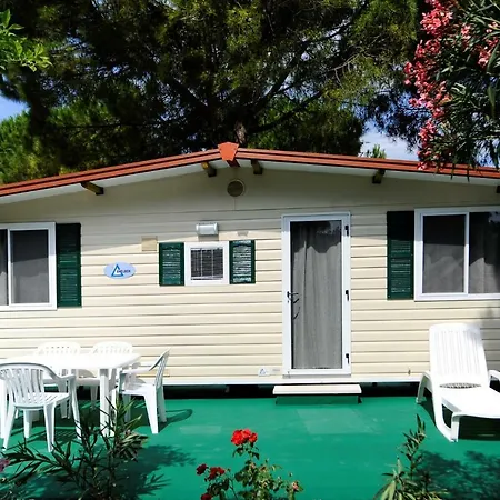 Holiday home Mobilehomes In 22015 *