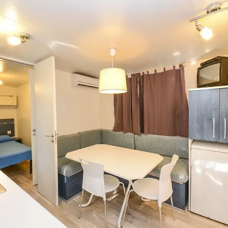 Holiday home Mobilehomes In 22015 *